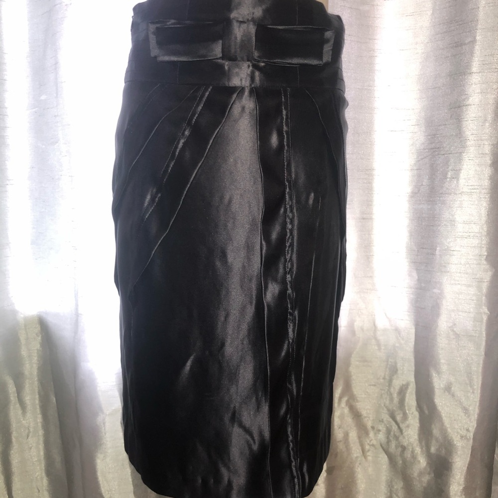 Harnett & Pope London black silk knee length skirt